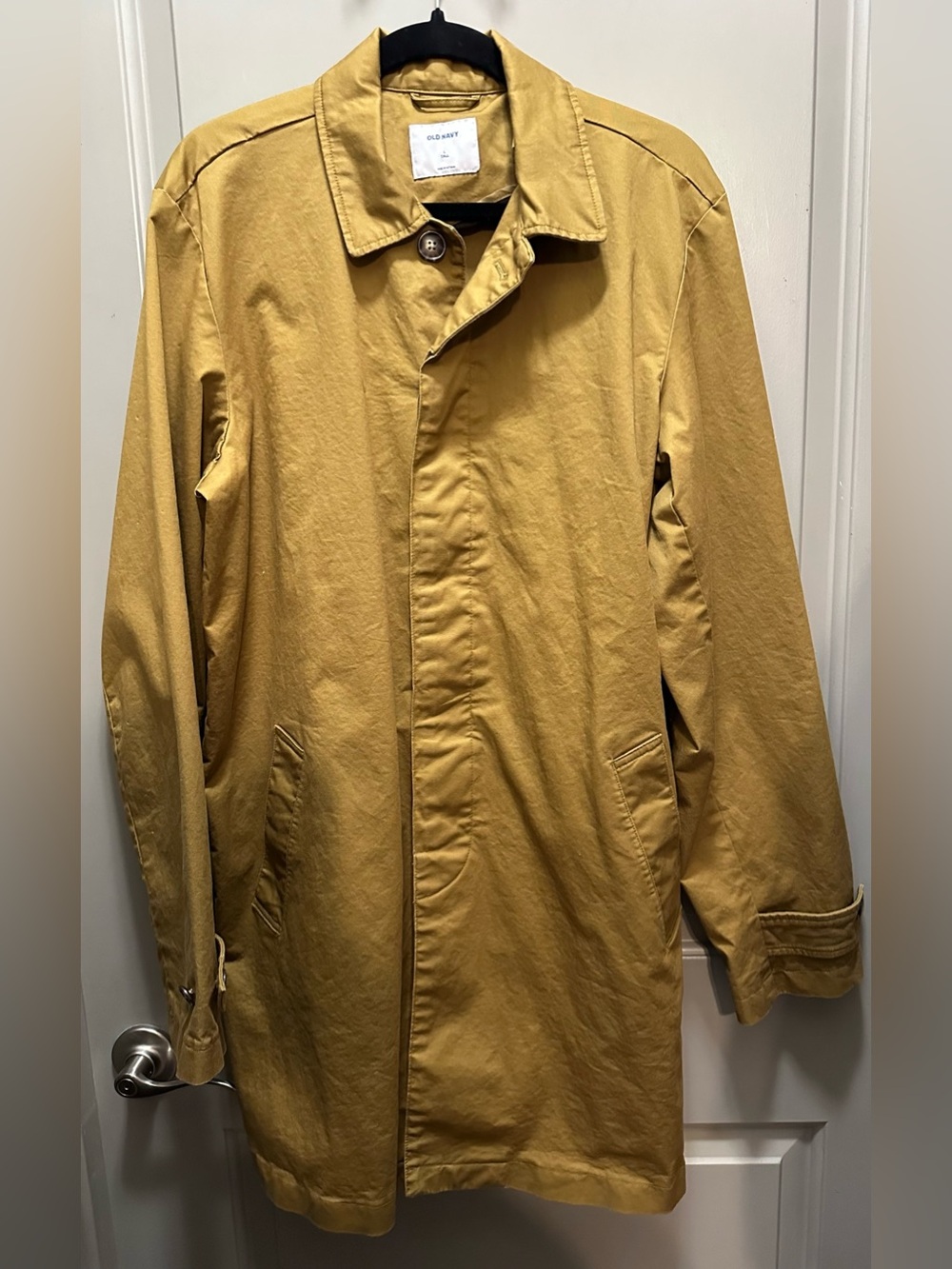 Old Navy Size L Tall Men’s Trench Coat Pre-owned